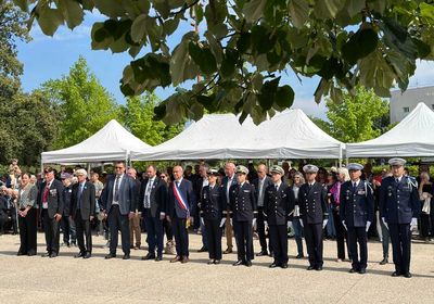 Cérémonie de commémoration de la Victoire du 8 mai 1945 place Bernard Roumégoux à Gradignan