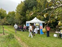 Stand de la Ligue pour la Protection des oiseaux à l'occasion des Portes ouvertes sur la biodiversité 2025 - Agrandir l'image, .JPG 157,4 Ko (fenêtre modale)