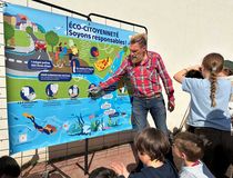 Animation dans une école par un agent de la Maison de la Nature - Agrandir l'image, .JPG 110,3 Ko (fenêtre modale)