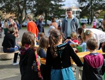 Enfants lors du Carnaval - Agrandir l'image, .JPG 4,8 Mo (fenêtre modale)