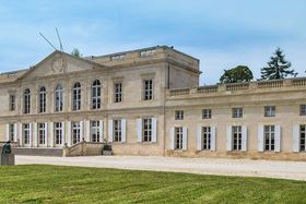 Vue extérieure de l'Hôtel de Ville de Gradignan