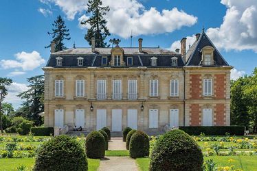 Vue extérieure de l'actuel château de l'Ermitage