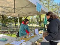 Stand de fabrication d'un produit nettoyant à Mission Nature - Agrandir l'image, .JPG 127,9 Ko (fenêtre modale)