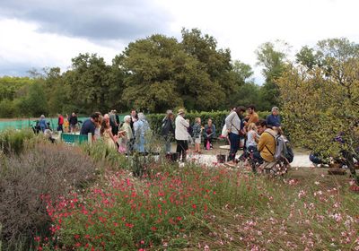 Vue extérieure avec public de la fête des vendanges 2022