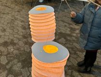 Balade aux lanternes - Agrandir l'image, .JPG 66,2 Ko (fenêtre modale)