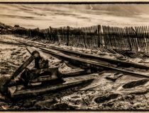 Gilles FLAMENT // Ancien aiguillage de petit train de plage du Cap Ferret - Agrandir l'image, .JPG 173,7 Ko (fenêtre modale)