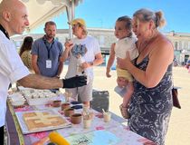 Stand des cuisines municipales - Agrandir l'image, .JPG 81,2 Ko (fenêtre modale)