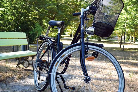Image : vélo contre un banc de Gradignan