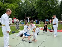 Karaté à la Fête Sport et Nature 2025 - Agrandir l'image, .JPG 101,0 Ko (fenêtre modale)