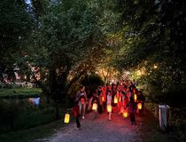 Balade aux lampions à la Fête Sport et Nature 2025 - Agrandir l'image, .JPG 121,7 Ko (fenêtre modale)