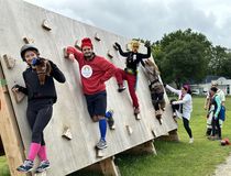 Participants sur un obstacle - Agrandir l'image, .JPG 1,3 Mo (fenêtre modale)