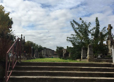 Vue du cimetière à Gradignan.